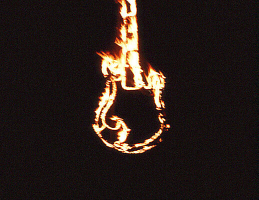 burning-guitar-tif-strat