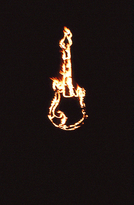 burning-guitar-tif-strat